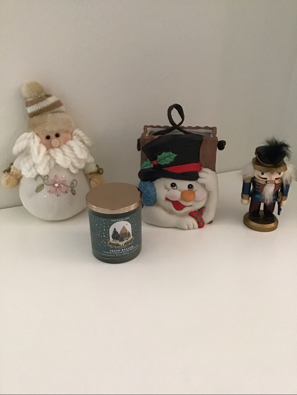 Sweet Lot of Christmas decorations, Bath & body works candle, Santa plush + more